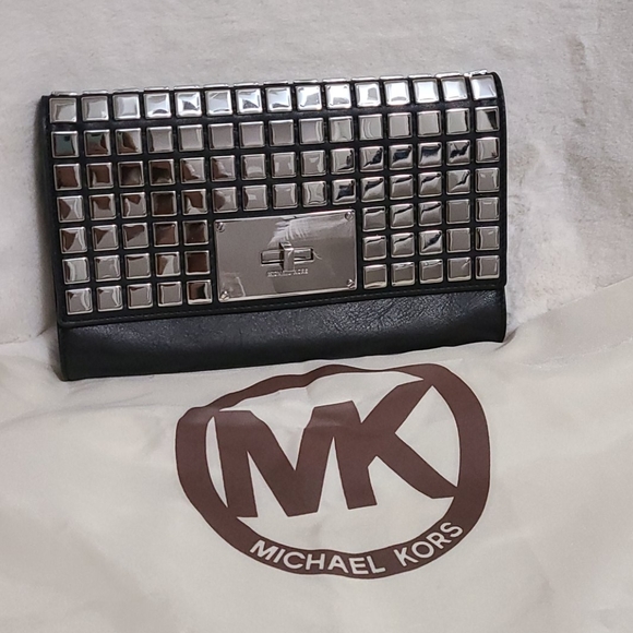 Michael Kors Handbags - Michael Kors clutch
